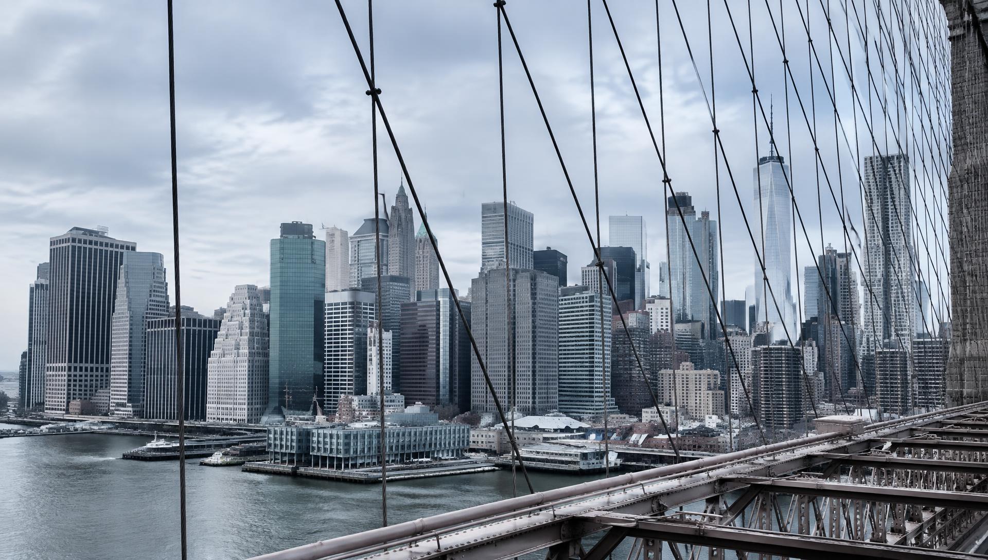 Lower Manhattan skyline seen from the Brooklyn Bridge